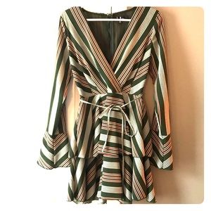 Lulus dress xs. Super cute! I have never worn.